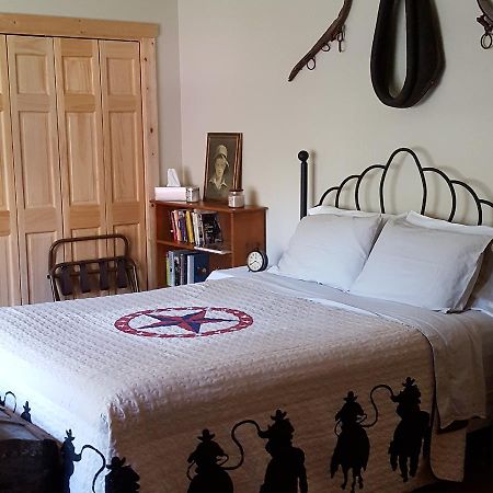 Amble Inn Medora Extérieur photo