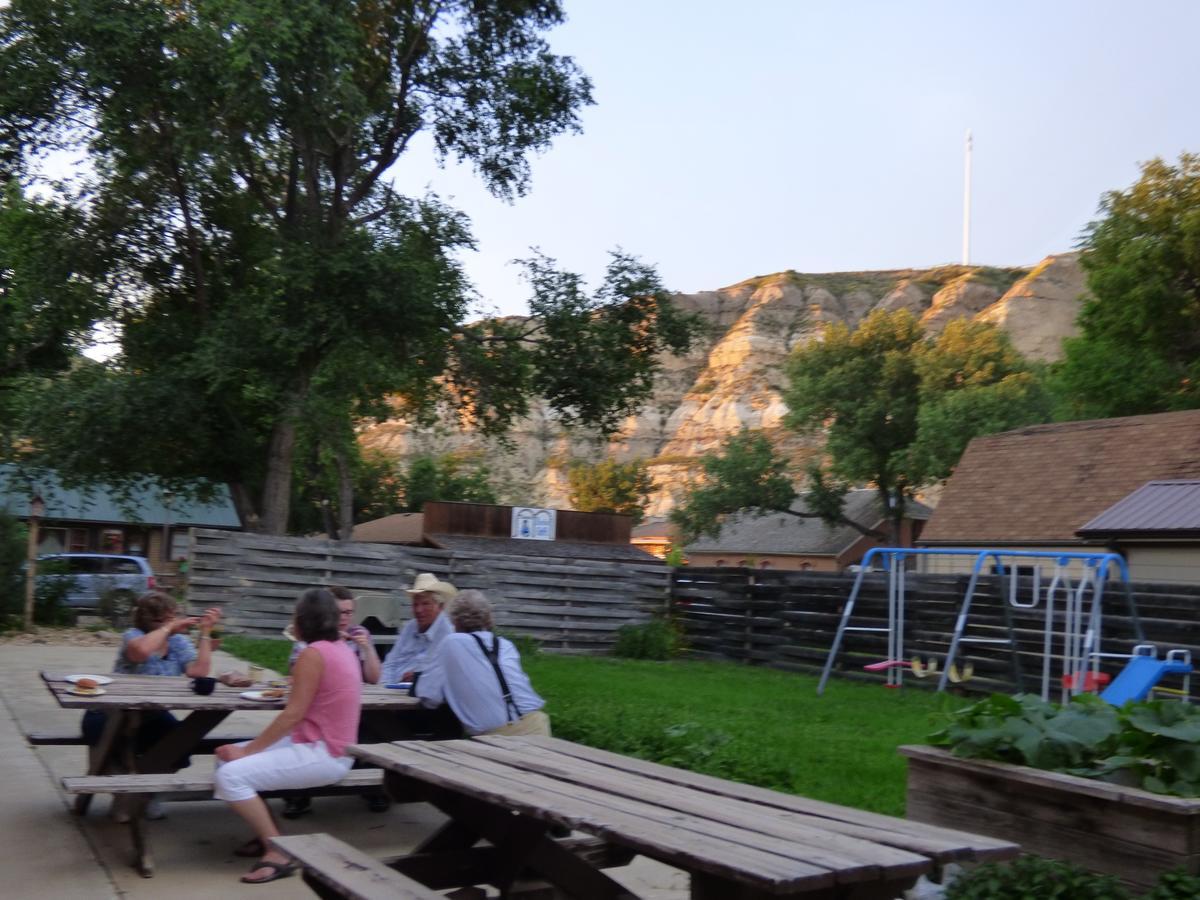 Amble Inn Medora Extérieur photo